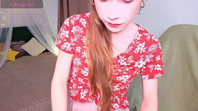 Snapshot of KarenSmitht chatting on 09-27-25, 03:28 KarenSmitht online show from 09-27-25, 03:28