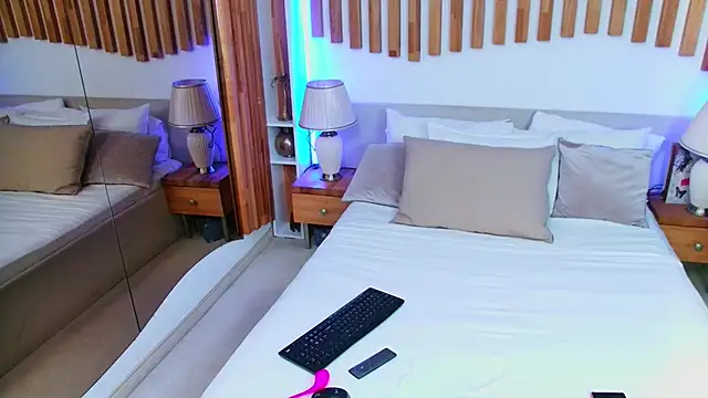 DesireeKeys online show from 10-17-25, 03:53