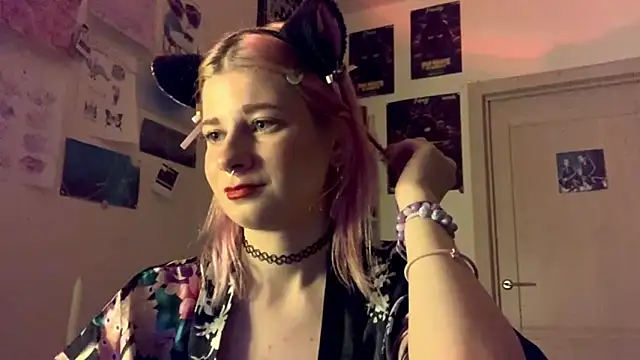 Snapshot of PinkVampire chatting on 10-07-25, 08:39 PinkVampire online show from 10-07-25, 08:39