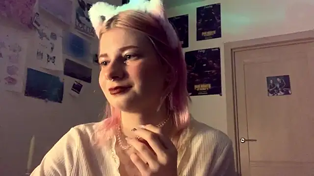 Snapshot of PinkVampire chatting on 10-08-25, 08:06 PinkVampire online show from 10-08-25, 08:06