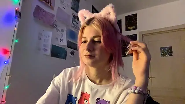 Snapshot of PinkVampire chatting on 10-10-25, 09:25 PinkVampire online show from 10-10-25, 09:25