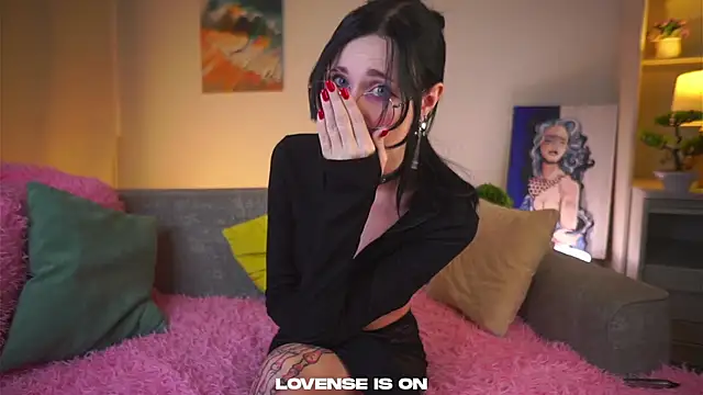 DarcyAspacio online show from 11-16-25, 11:38