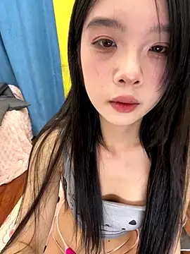 qiqi x online show from 11-19-25, 12:49