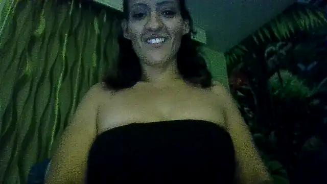 Snapshot of juiicy001 chatting on 01-19-26, 01:37 juiicy001 online show from 01-19-26, 01:37