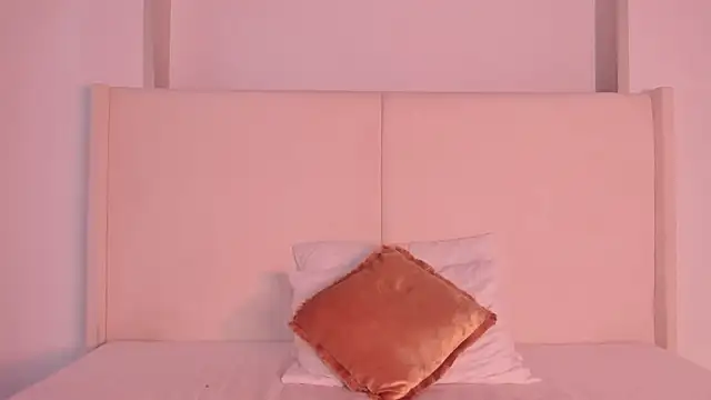 Snapshot of Sofi_glow chatting on 02-04-26, 08:03 Sofi glow online show from 02-04-26, 08:03