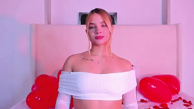 Snapshot of Sofi_glow chatting on 02-13-26, 10:28 Sofi glow online show from 02-13-26, 10:28