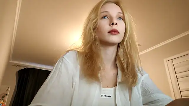 Fafa Fluff online show from 09-28-25, 03:06