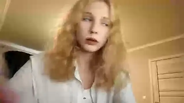 Fafa Fluff online show from 09-30-25, 02:11