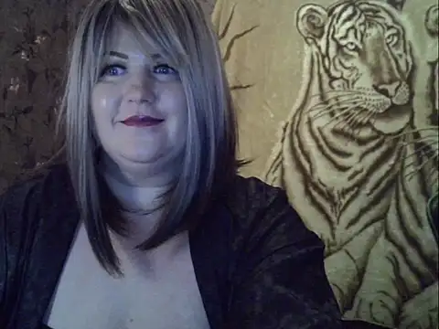 YuliiaSan online show from 12-18-25, 05:57