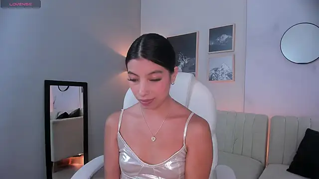 Tiffany Low online show from 11-29-25, 04:43