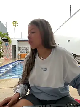 EMILIIA RICHTER   online show from 10-12-25, 11:31