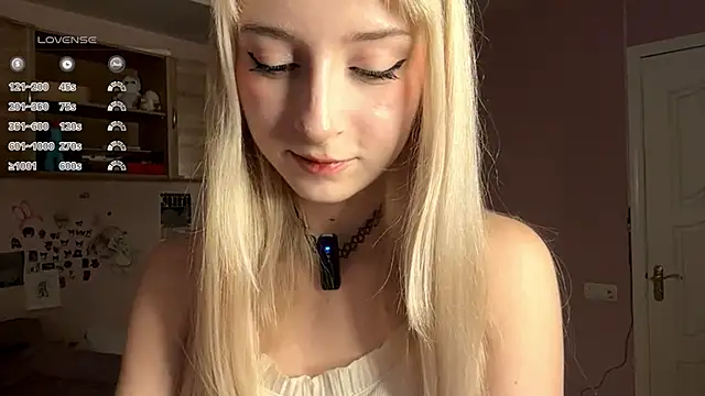 FridaAaberg online show from 11-12-25, 07:42