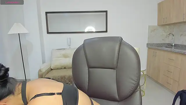 Snapshot of Mila_blaze chatting on 10-21-25, 02:34 Mila blaze online show from 10-21-25, 02:34