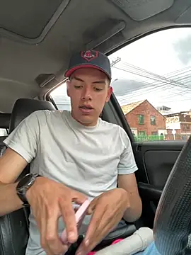 Snapshot of mattebret11 chatting on 09-18-25, 07:38 mattebret11 online show from 09-18-25, 07:38