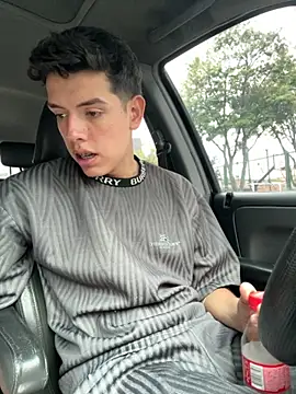 Snapshot of mattebret11 chatting on 09-24-25, 05:38 mattebret11 online show from 09-24-25, 05:38