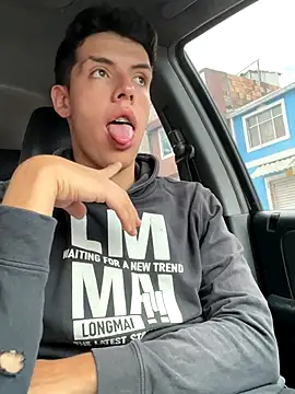 Snapshot of mattebret11 chatting on 09-26-25, 03:49 mattebret11 online show from 09-26-25, 03:49