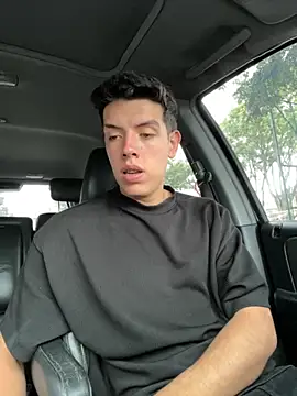 Snapshot of mattebret11 chatting on 09-28-25, 05:18 mattebret11 online show from 09-28-25, 05:18