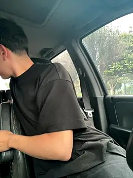 Snapshot of mattebret11 chatting on 09-29-25, 05:18 mattebret11 online show from 09-29-25, 05:18