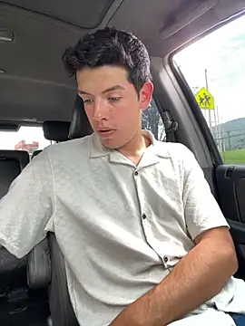 Snapshot of mattebret11 chatting on 10-20-25, 05:02 mattebret11 online show from 10-20-25, 05:02