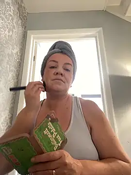 Snapshot of PoppyPrincessxox chatting on 09-24-25, 10:51 PoppyPrincessxox online show from 09-24-25, 10:51