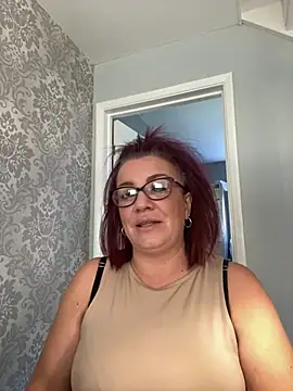 Snapshot of PoppyPrincessxox chatting on 09-30-25, 02:11 PoppyPrincessxox online show from 09-30-25, 02:11