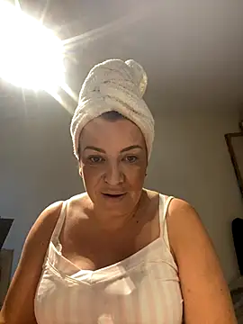 Snapshot of PoppyPrincessxox chatting on 10-03-25, 10:01 PoppyPrincessxox online show from 10-03-25, 10:01