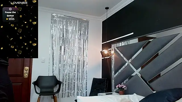 MiaHotmez online show from 10-22-25, 12:05
