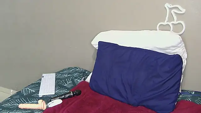 Serafynn online show from 09-30-25, 01:49