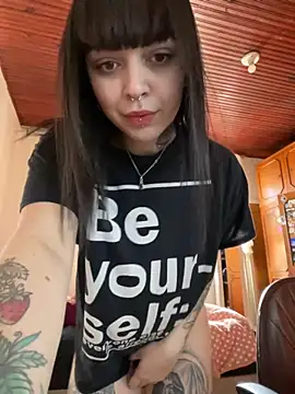 Snapshot of ravenadark chatting on 09-16-25, 06:09 ravenadark online show from 09-16-25, 06:09