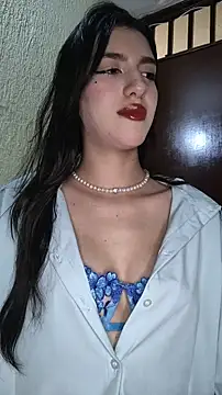 Emily-hottson online show from 12-23-25, 05:05