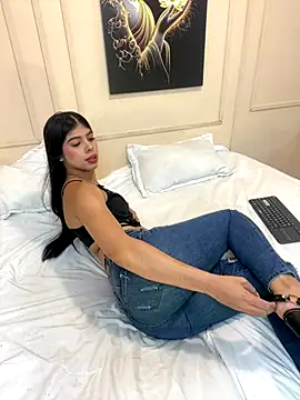 Ambersfoxx online show from 11-15-25, 01:07