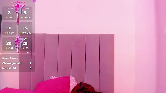 HoollyHendrix online show from 10-27-25, 08:46