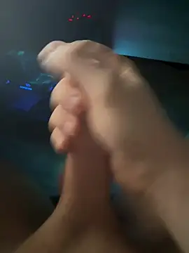 Snapshot of jstntz chatting on 01-10-26, 02:13 jstntz online show from 01-10-26, 02:13