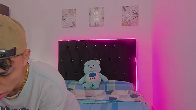 Zacktorres  online show from 09-27-25, 10:48