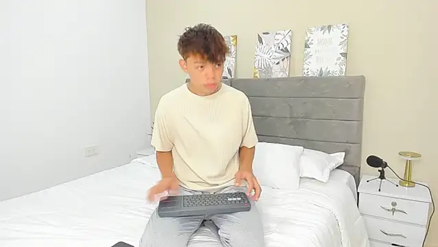 Zacktorres  online show from 12-16-25, 10:26