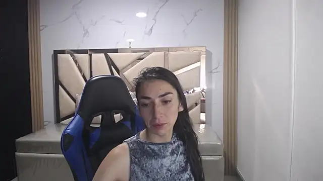 Maily a  online show from 10-23-25, 03:06