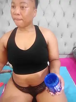 Snapshot of massive_booty25 chatting on 11-24-25, 04:07 massive booty25 online show from 11-24-25, 04:07