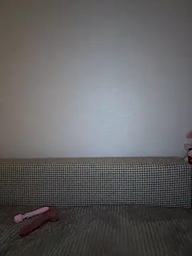 MissOyee online show from 10-15-25, 06:19