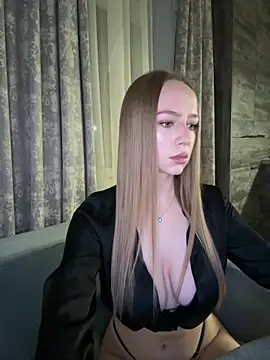 MissOyee online show from 11-13-25, 08:08