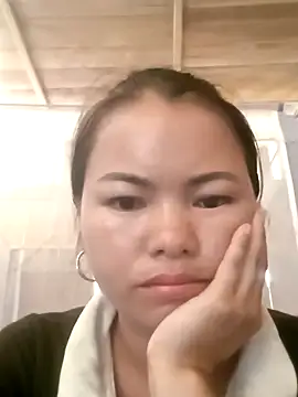 emly-xinh18 online show from 09-23-25, 06:05