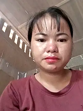 emly-xinh18 online show from 10-06-25, 07:17