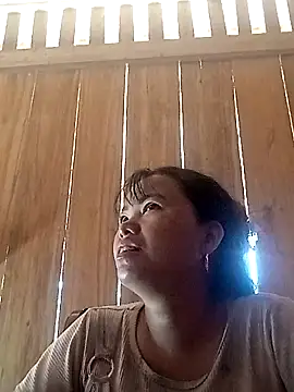 emly-xinh18 online show from 10-19-25, 08:15