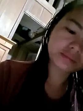 emly-xinh18 online show from 10-21-25, 11:22