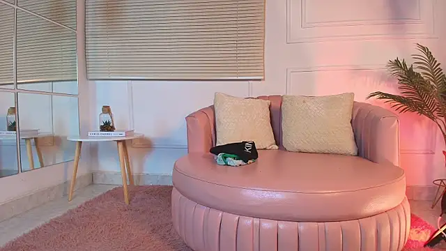 alessia moon1 online show from 10-29-25, 01:35