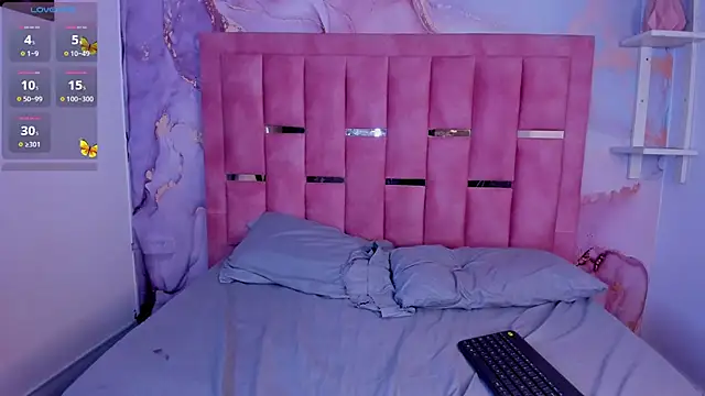 LunaWiill  online show from 10-10-25, 03:22