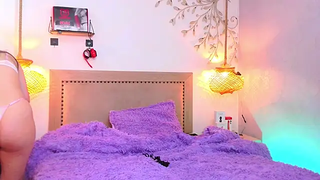 Daphnee-x online show from 09-17-25, 12:07