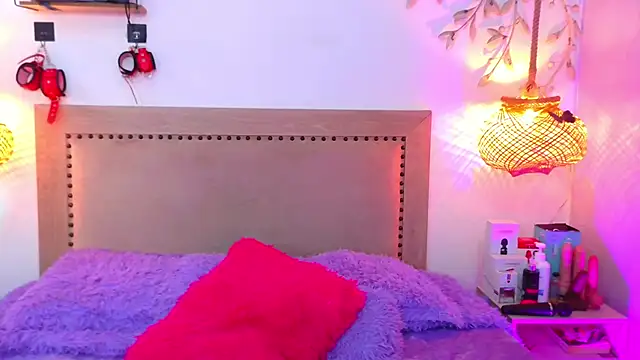 Daphnee-x online show from 09-19-25, 11:44