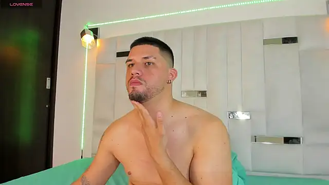 Jacob19  online show from 10-05-25, 02:43