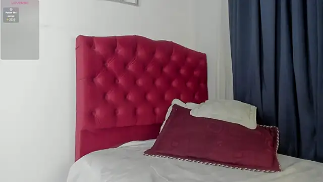 Snapshot of Diosavera chatting on 10-14-25, 08:53 Diosavera online show from 10-14-25, 08:53