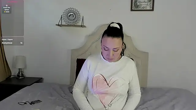 Snapshot of Diosavera chatting on 10-28-25, 09:39 Diosavera online show from 10-28-25, 09:39